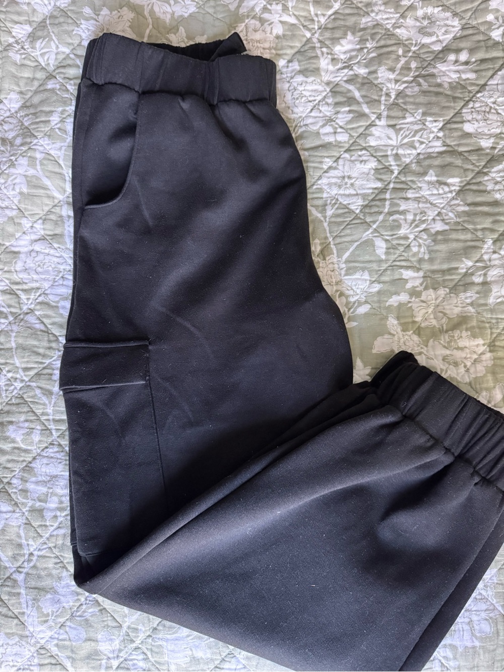 Express Women’s Black Elastic-Waist Cargo Joggers